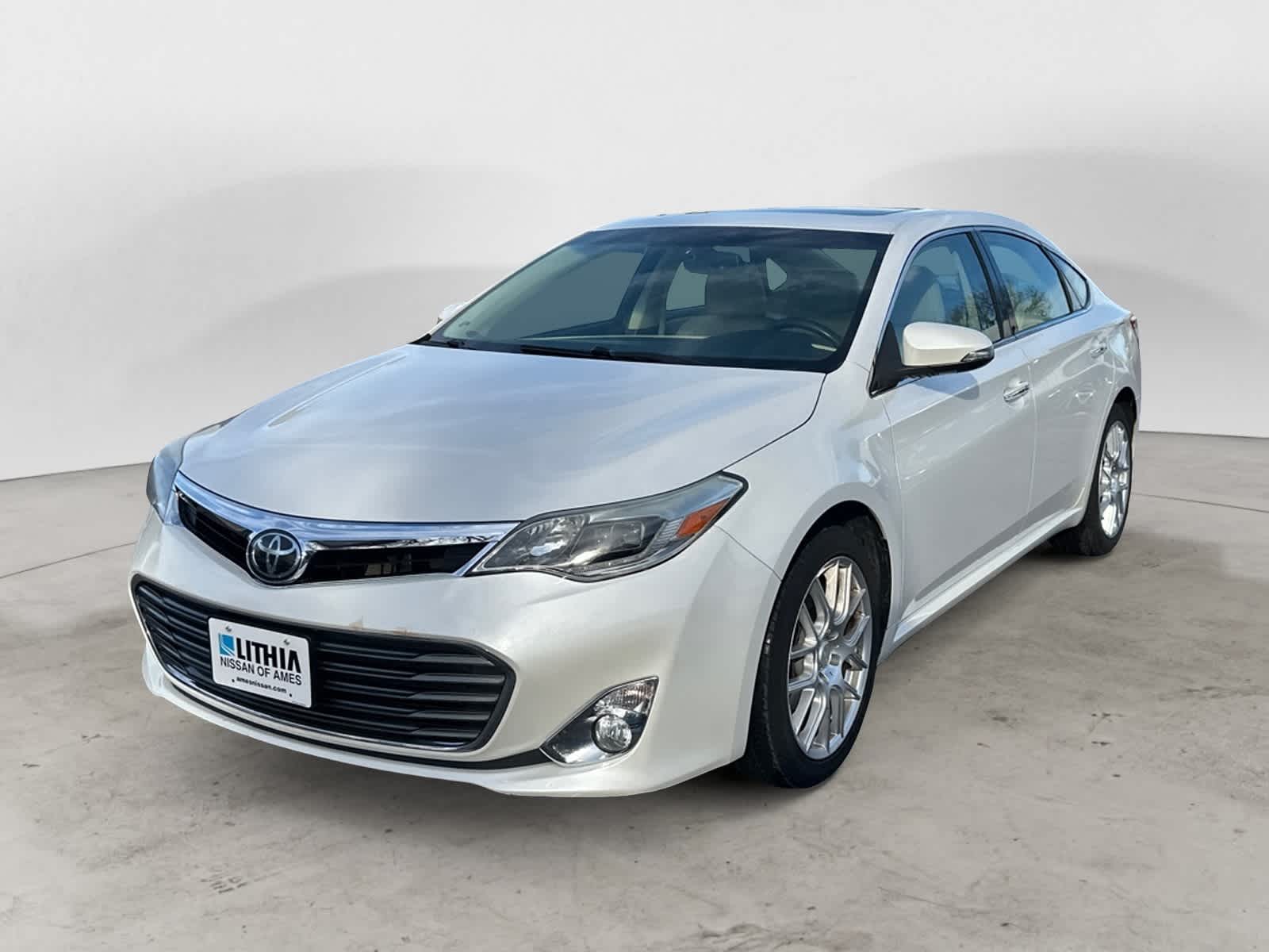 2015 Toyota Avalon Limited's photo