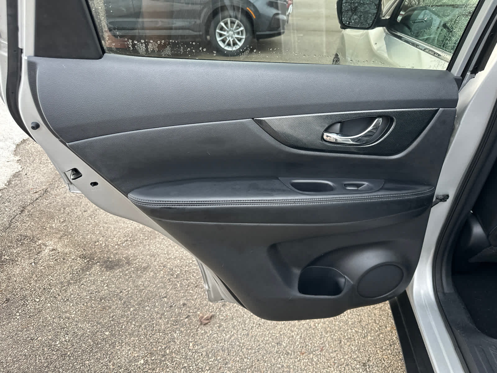 Thumbnail: 2015 Nissan Rogue - 10