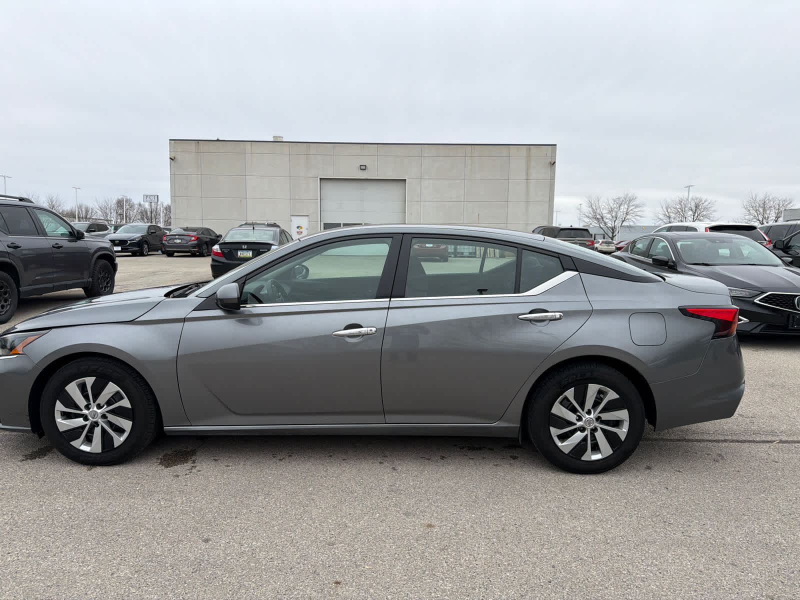 Thumbnail: 2023 Nissan Altima - 2