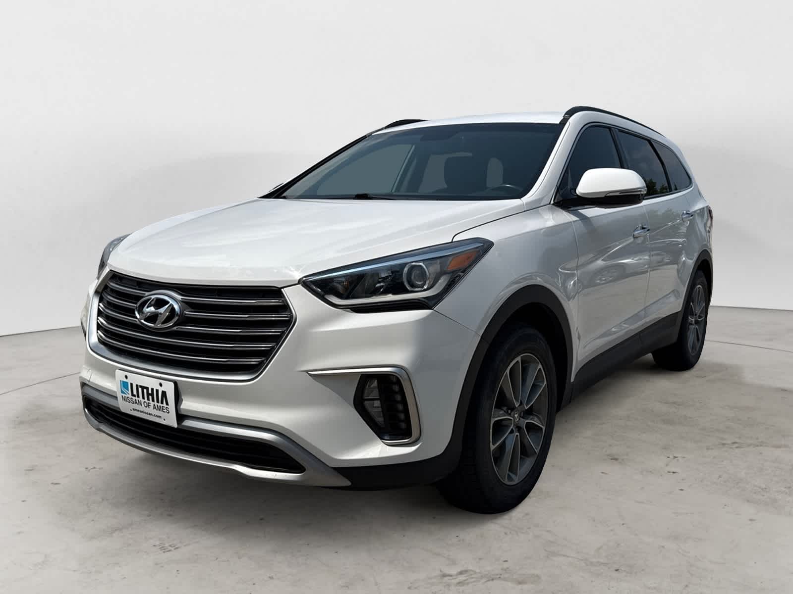 Thumbnail: 2019 Hyundai Santa Fe - 1