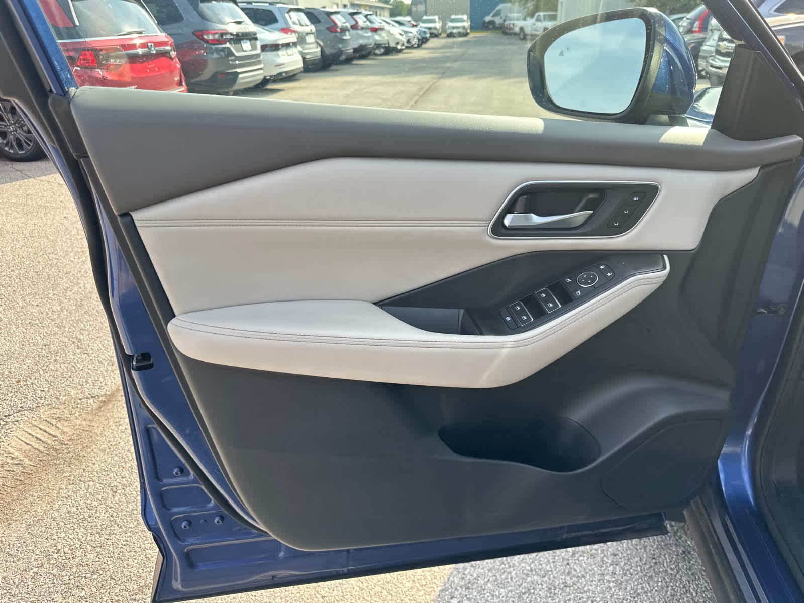 Thumbnail: 2021 Nissan Rogue - 16
