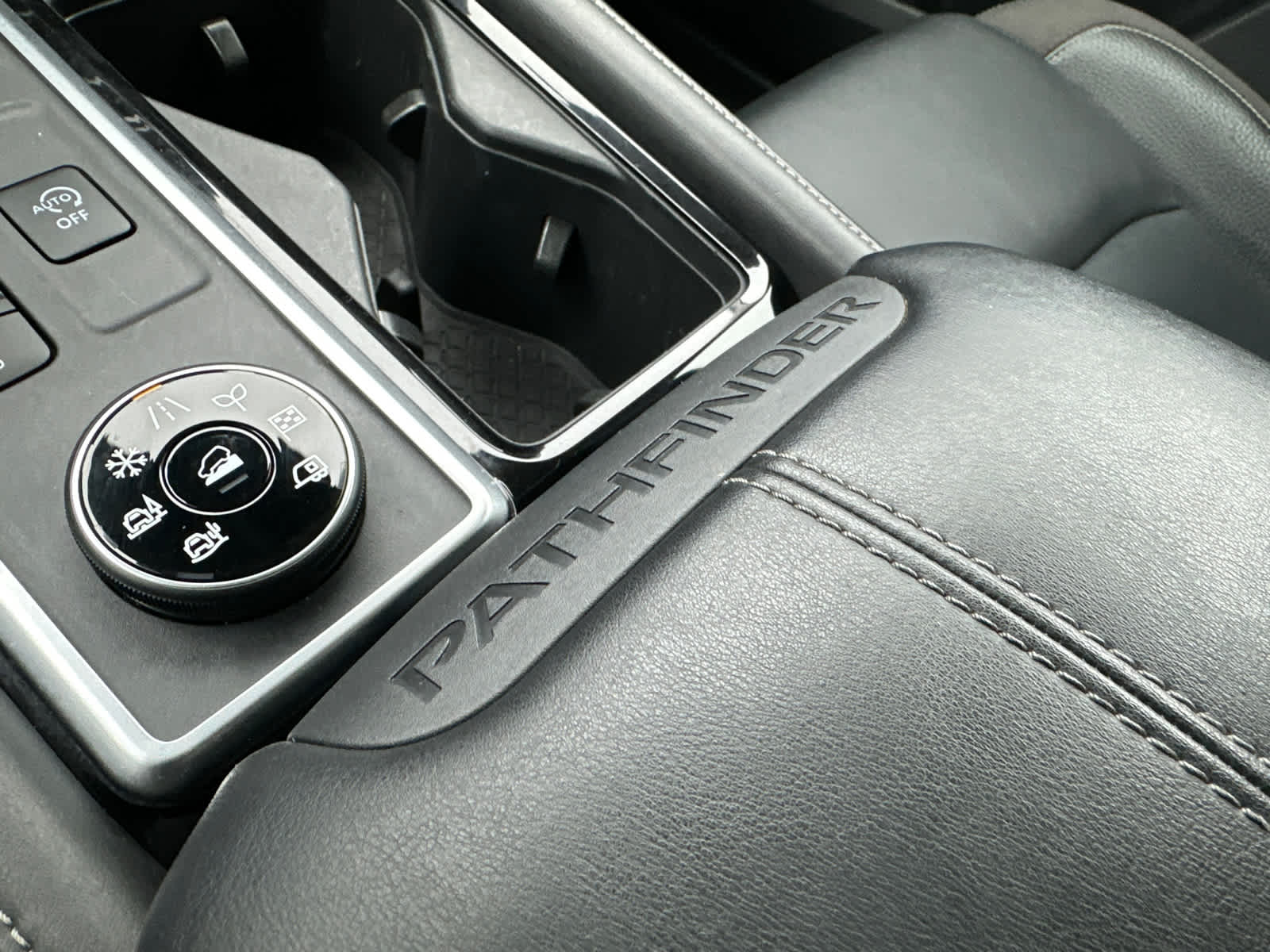 Thumbnail: 2022 Nissan Pathfinder - 30