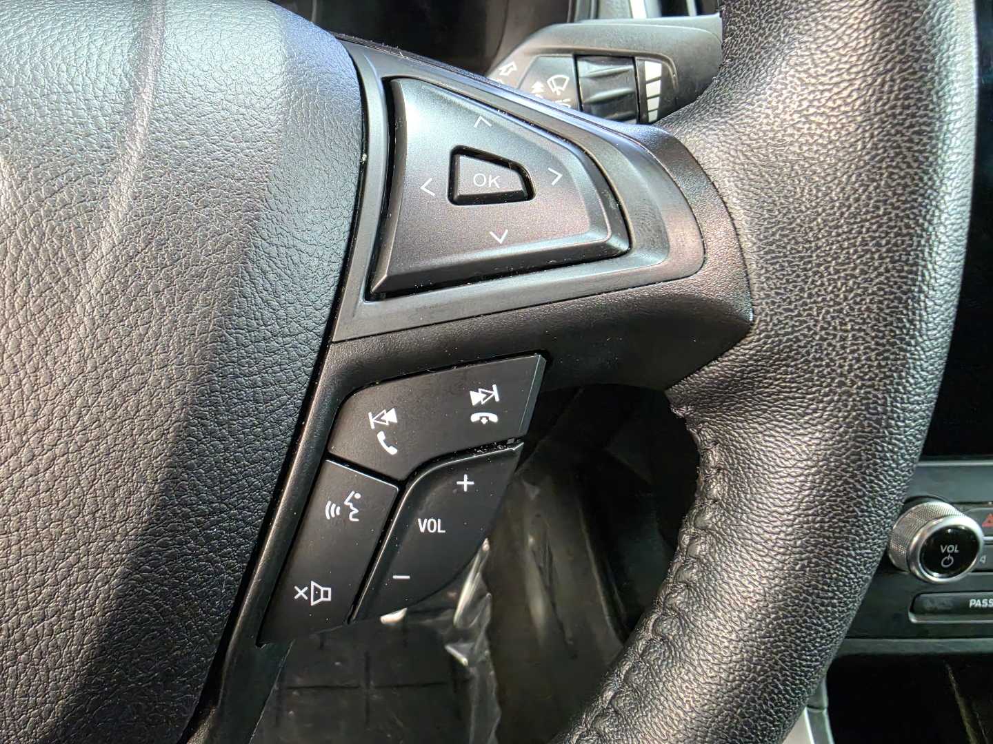 Thumbnail: 2022 Ford Edge - 25