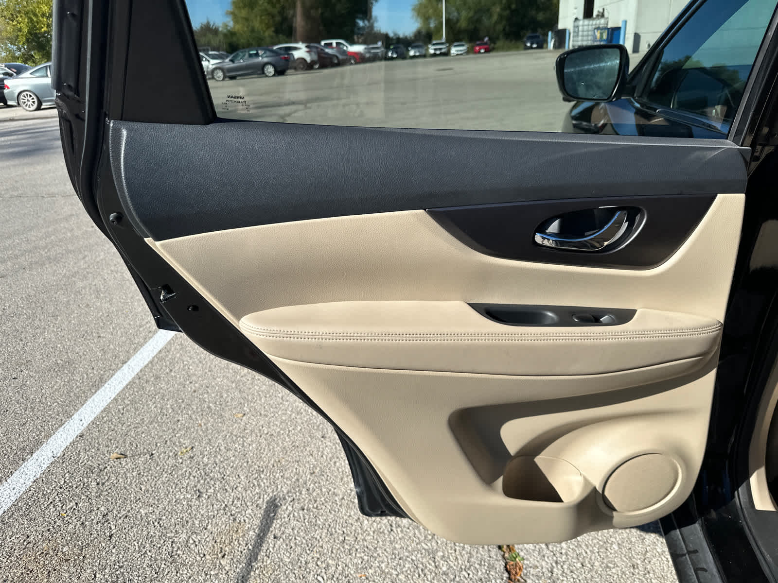 Thumbnail: 2016 Nissan Rogue - 12