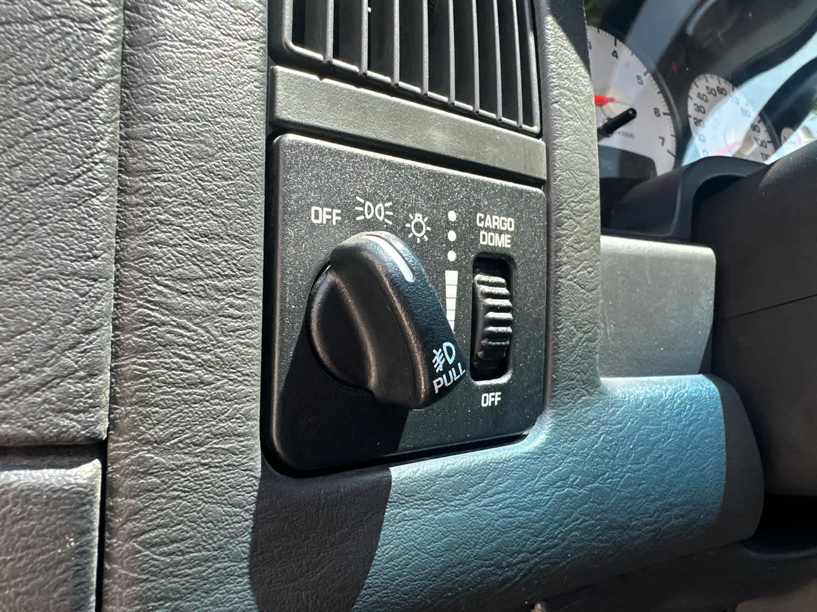 Thumbnail: 2003 Dodge Ram 1500 - 24