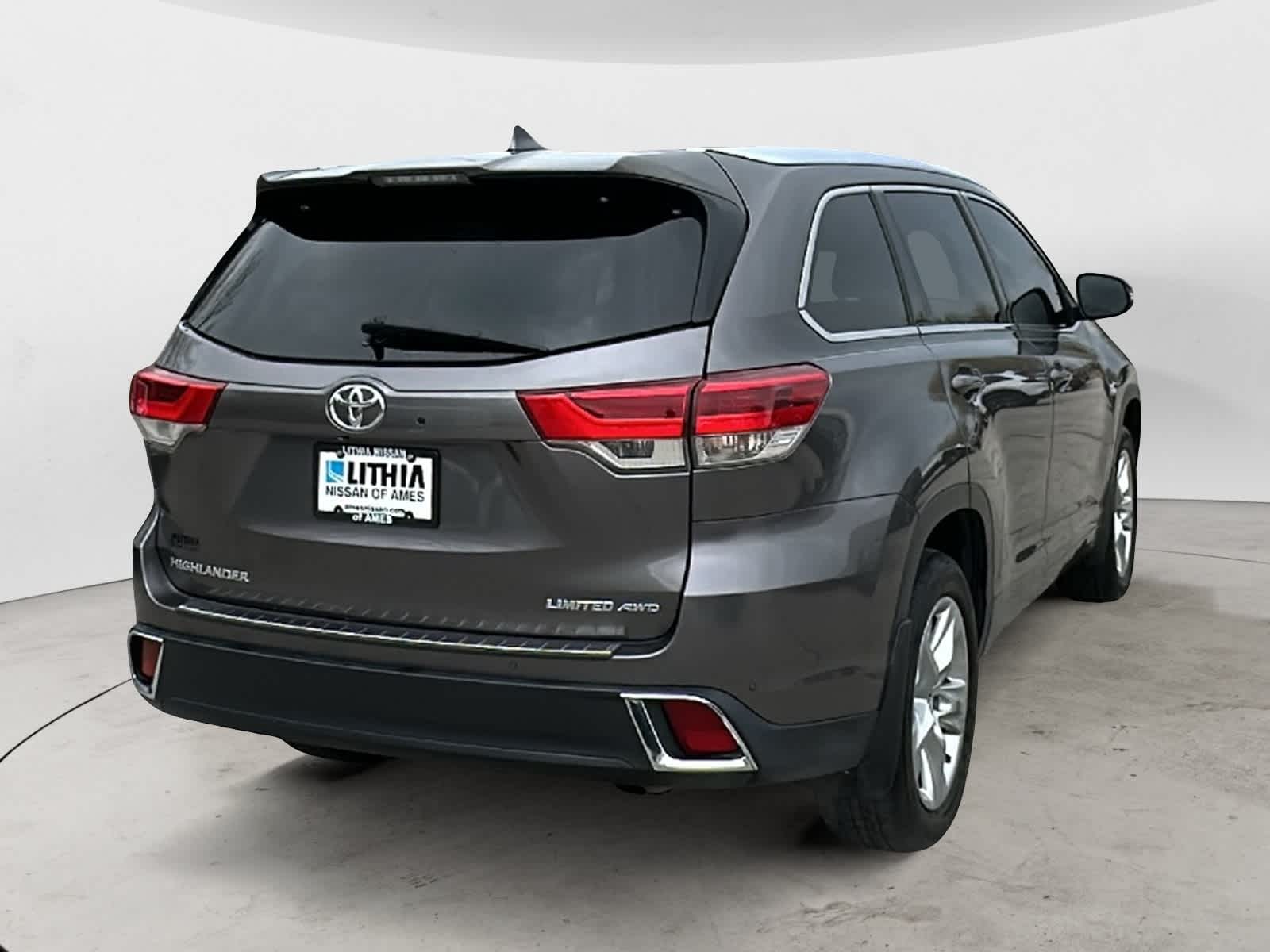 Thumbnail: 2019 Toyota Highlander - 3