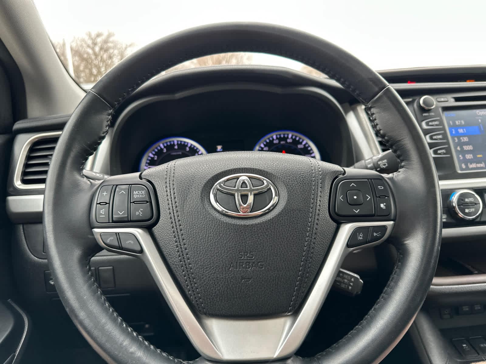 Thumbnail: 2018 Toyota Highlander - 19