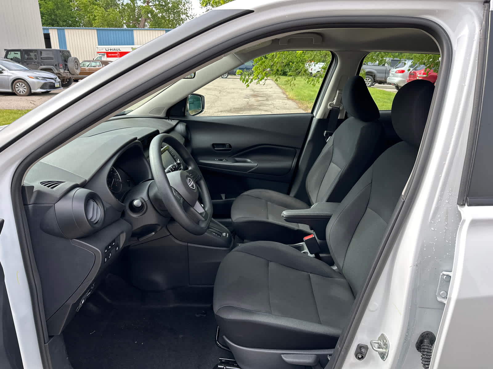 Thumbnail: 2025 Nissan Kicks - 12