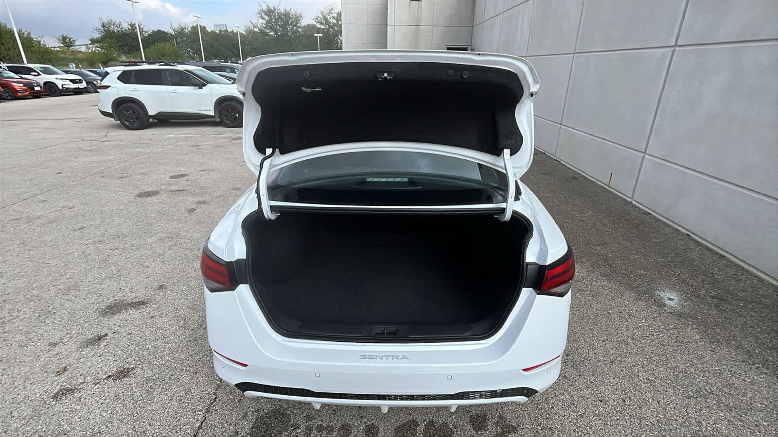 Thumbnail: 2025 Nissan Sentra - 9