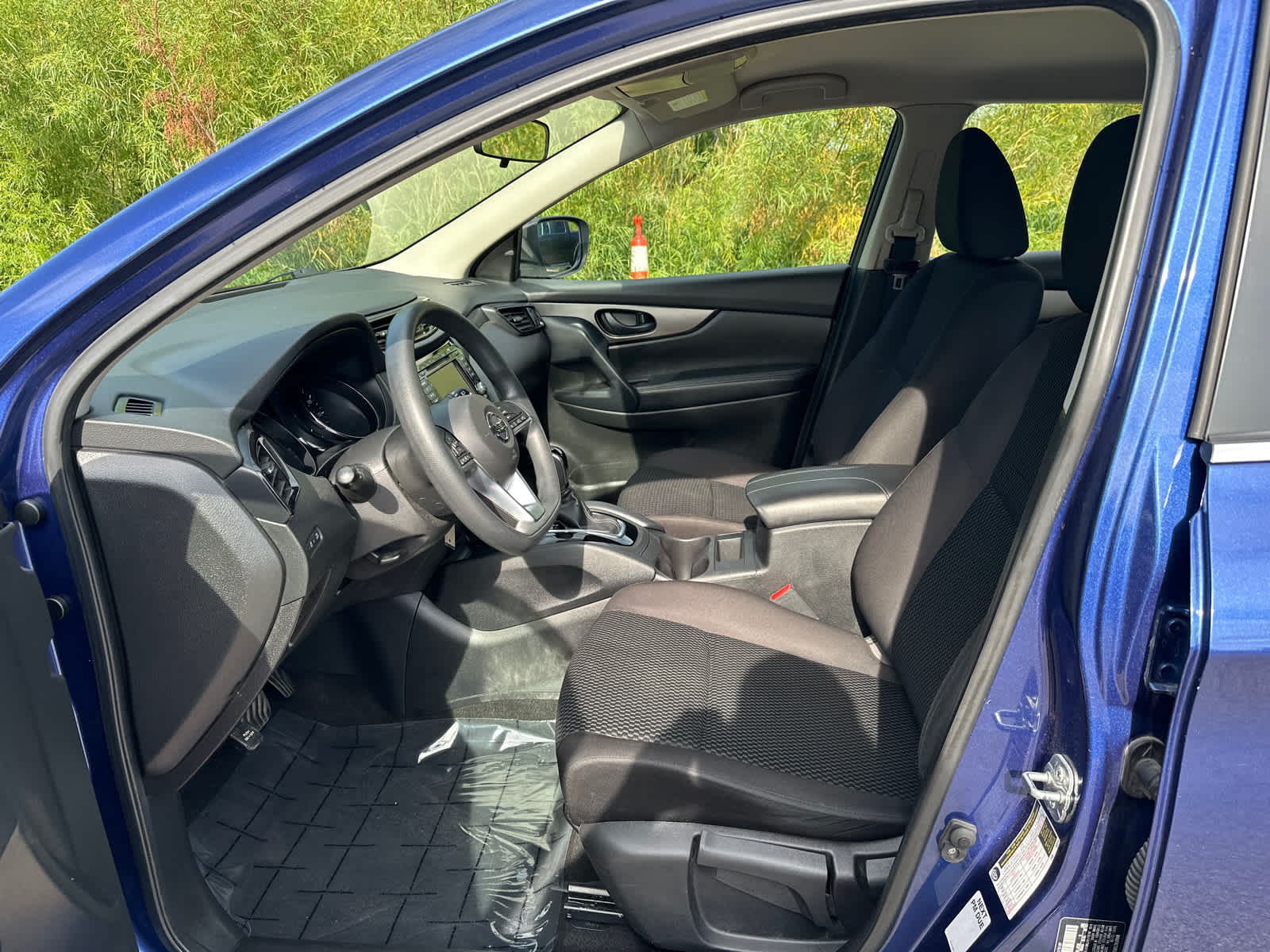 Thumbnail: 2021 Nissan Rogue Sport - 11