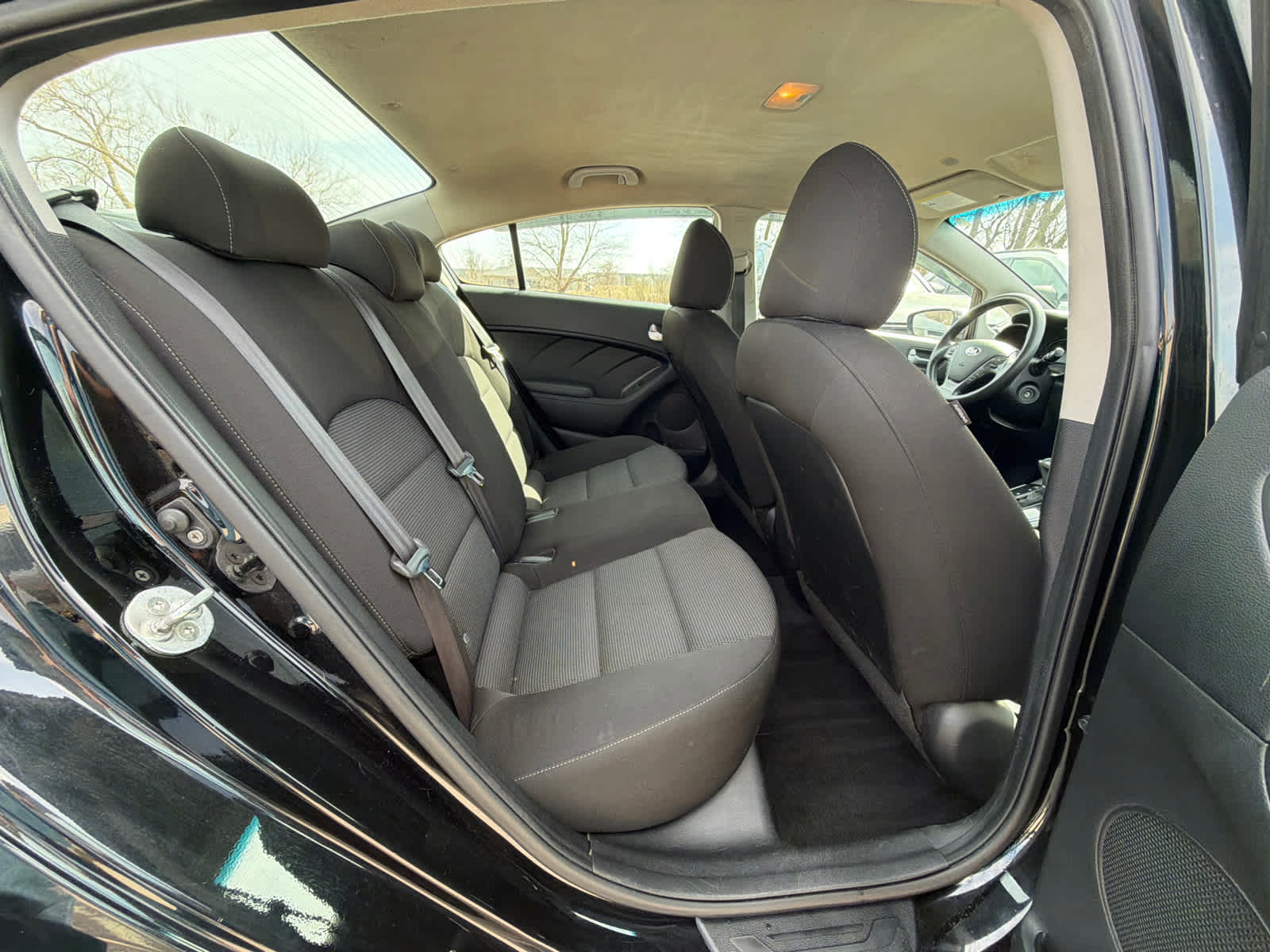 Thumbnail: 2017 Kia Forte - 11