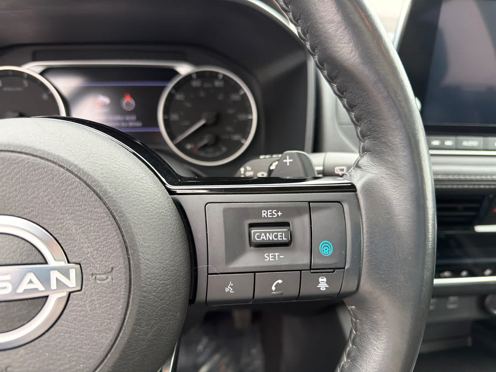 Thumbnail: 2022 Nissan Rogue - 22