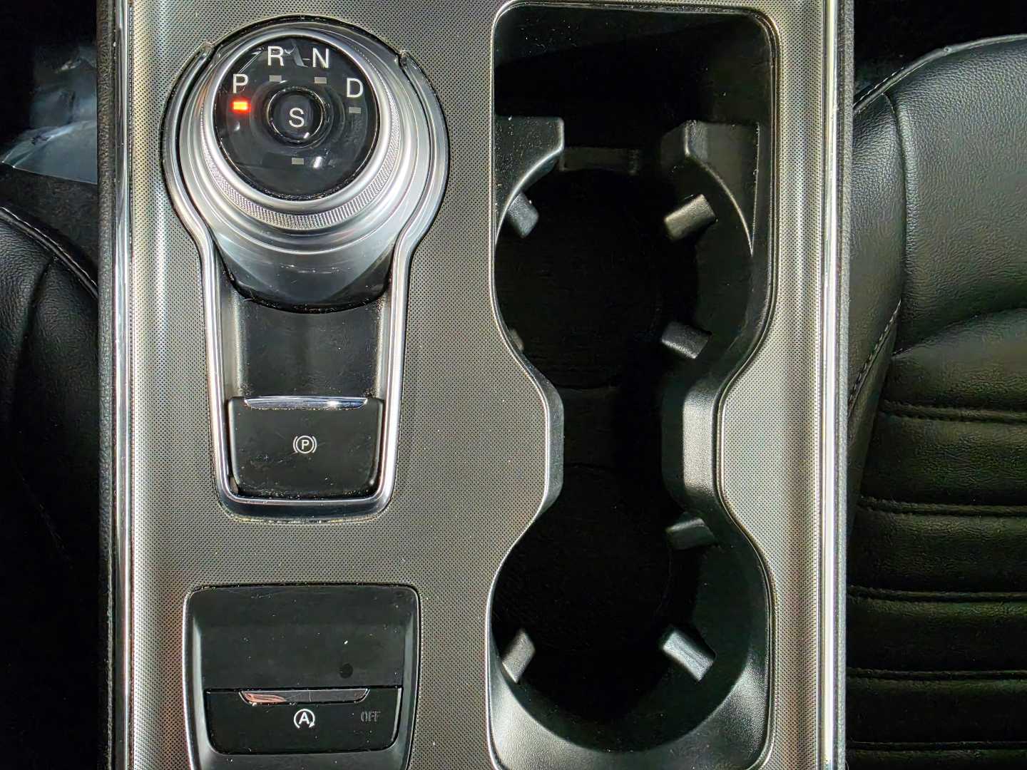 Thumbnail: 2022 Ford Edge - 23