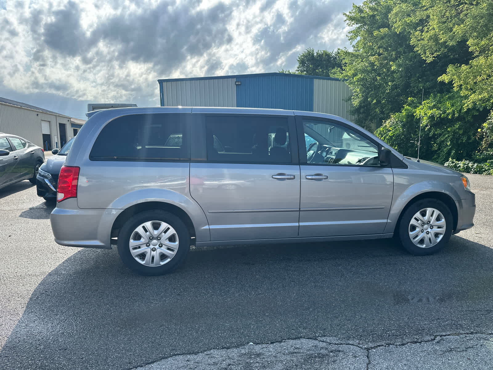Thumbnail: 2017 Dodge Grand Caravan - 7