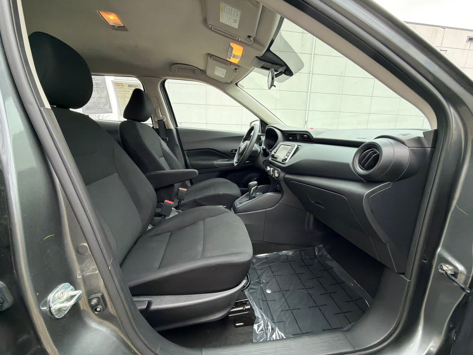 Thumbnail: 2023 Nissan Kicks - 8