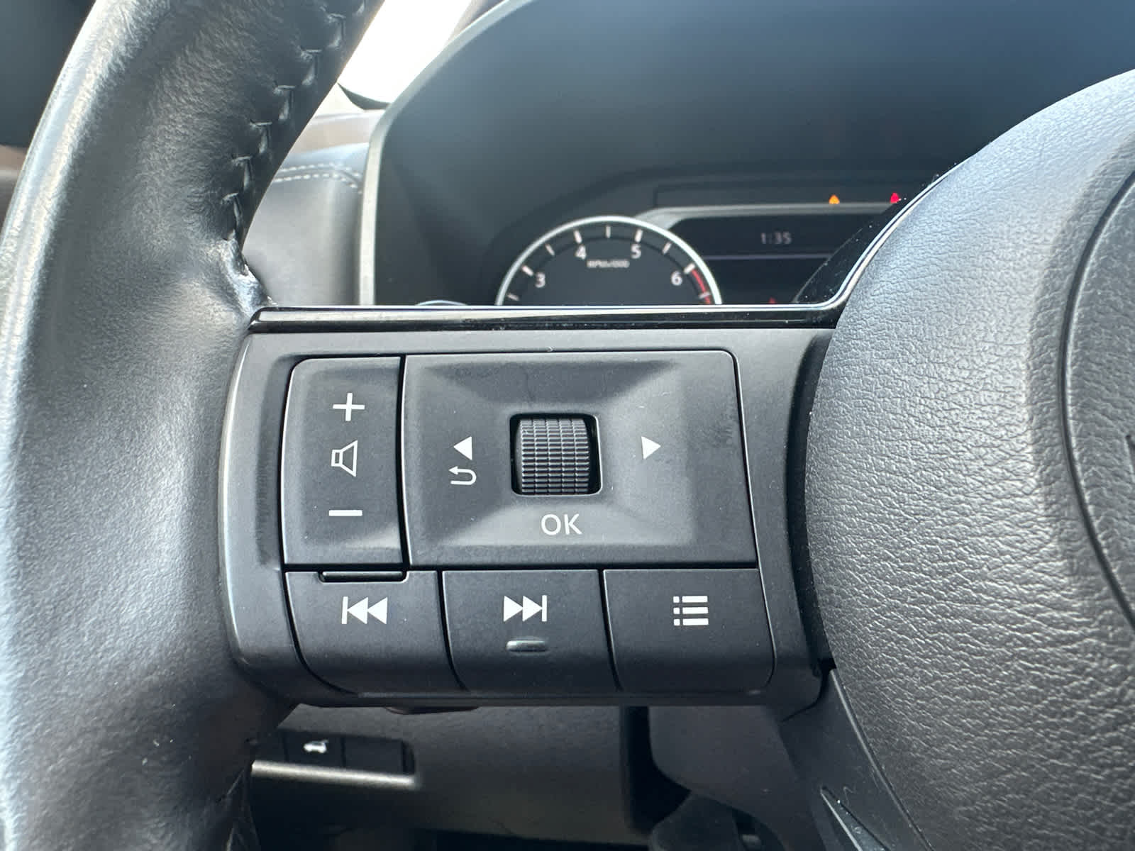 Thumbnail: 2023 Nissan Rogue - 20