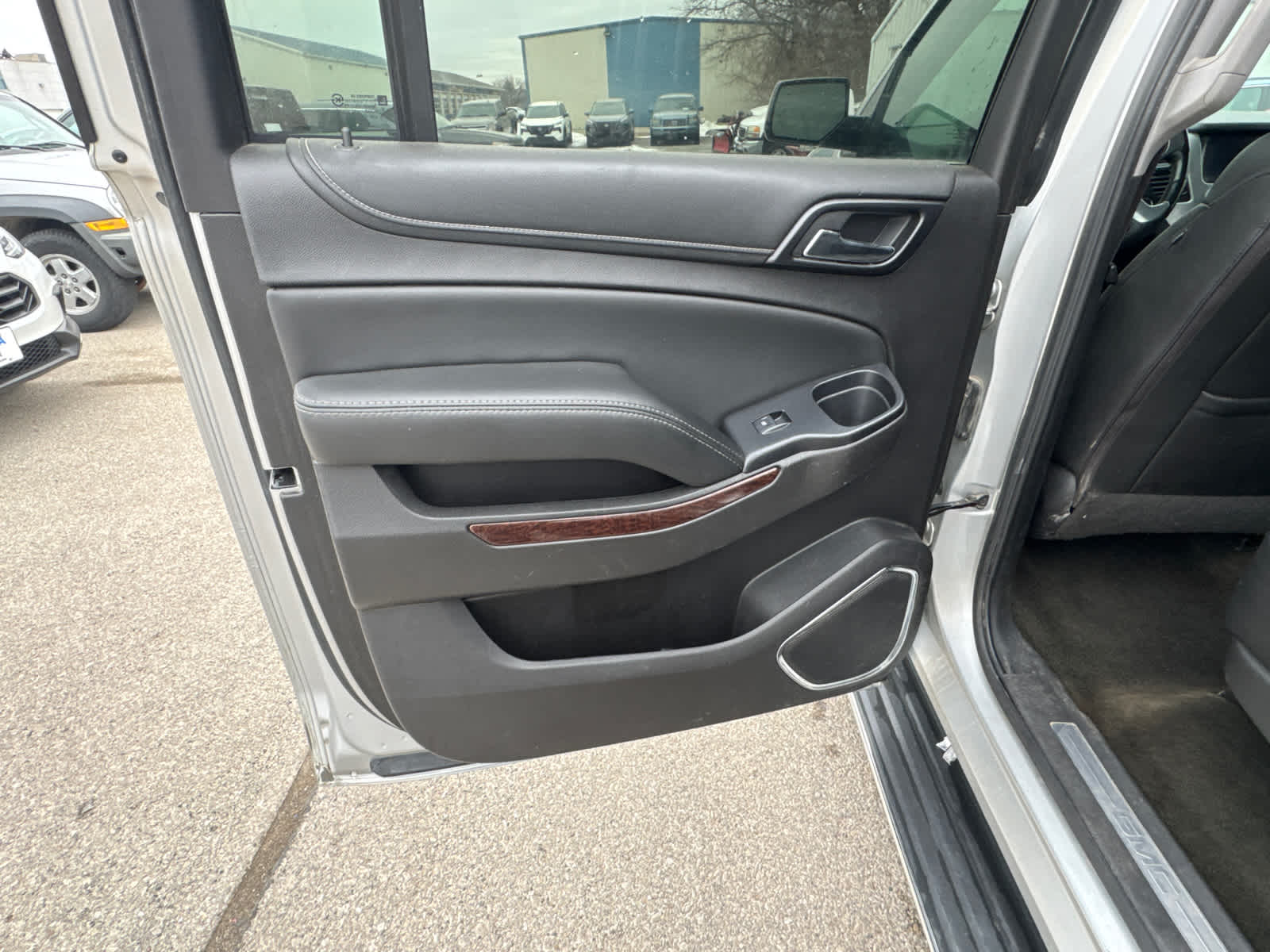 Thumbnail: 2017 GMC Yukon XL - 12