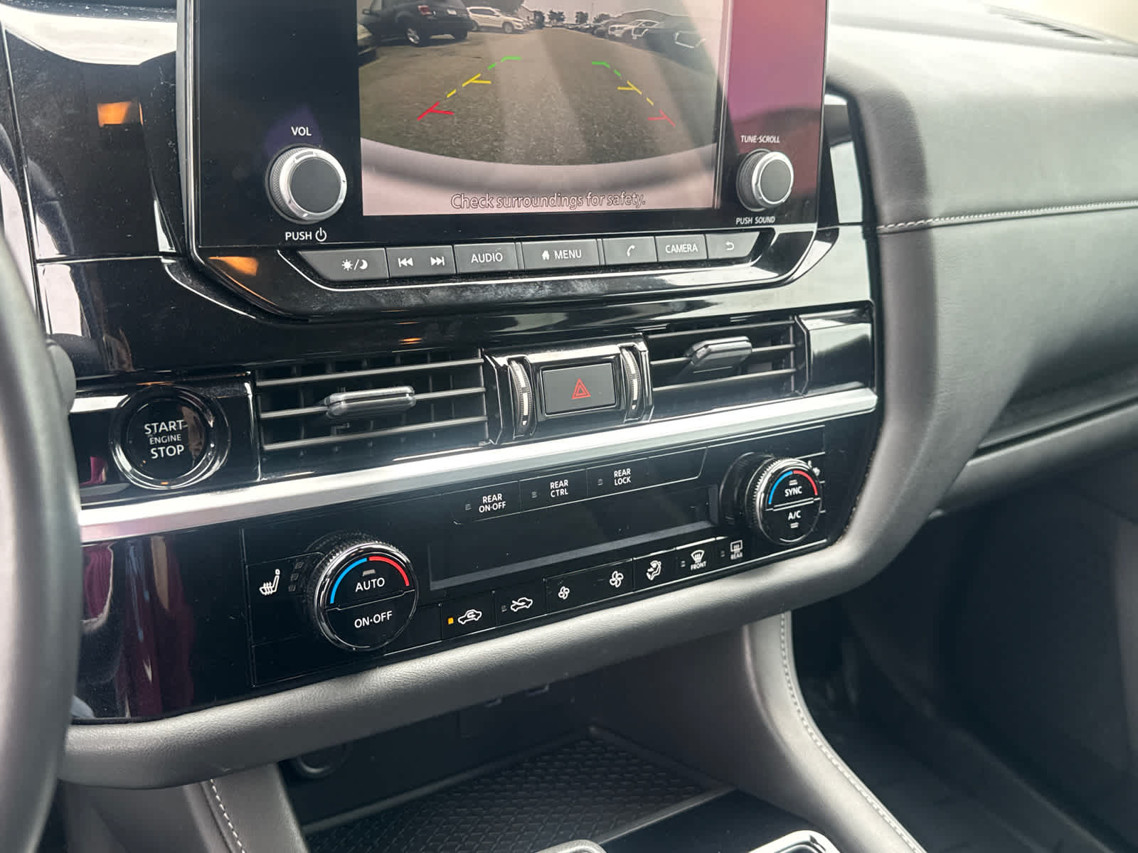 2025 Nissan Pathfinder SV - Photo 25