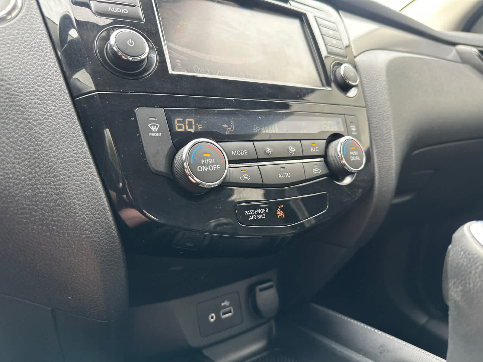 Thumbnail: 2020 Nissan Rogue Sport - 24