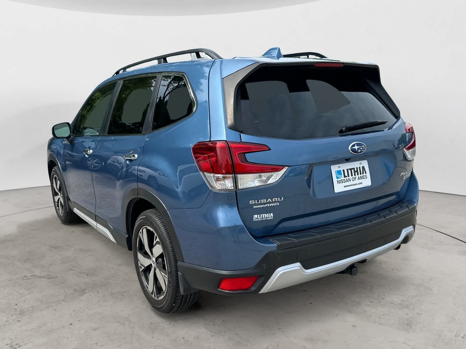 2019 Subaru Forester Touring photo 2