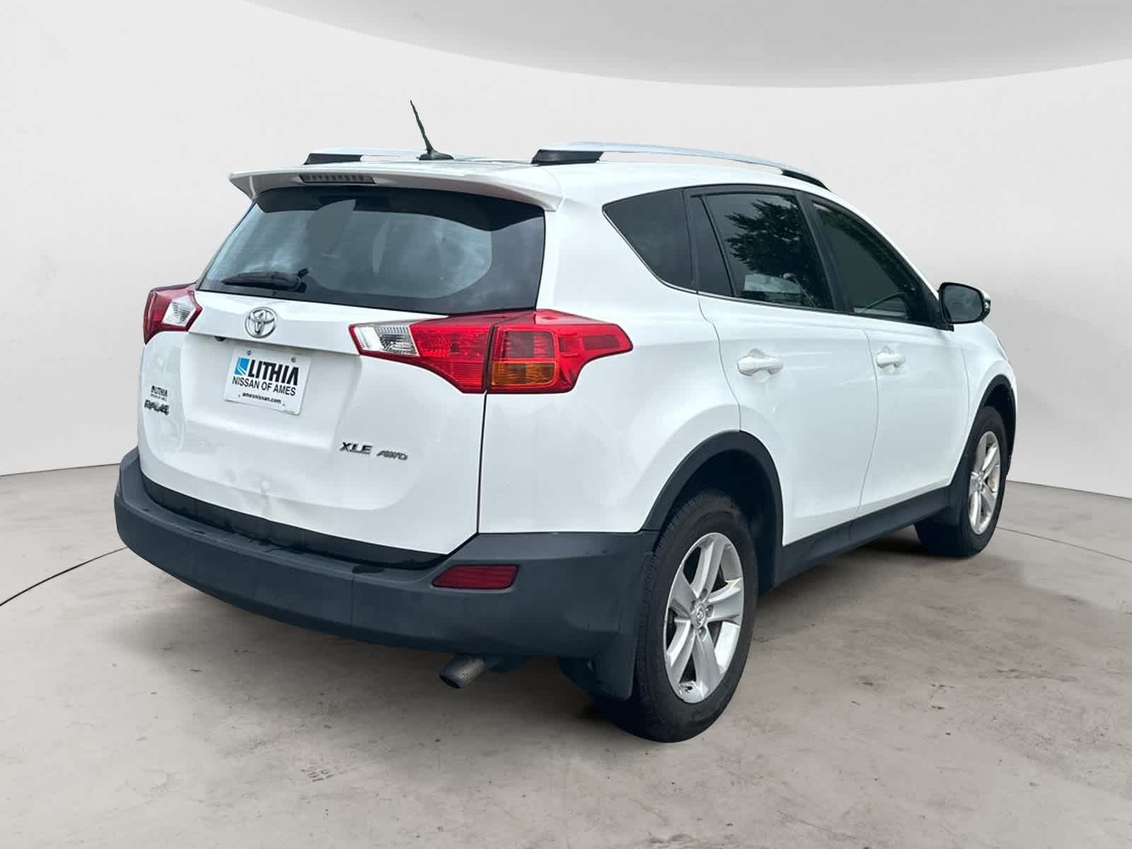 Thumbnail: 2014 Toyota RAV4 - 6