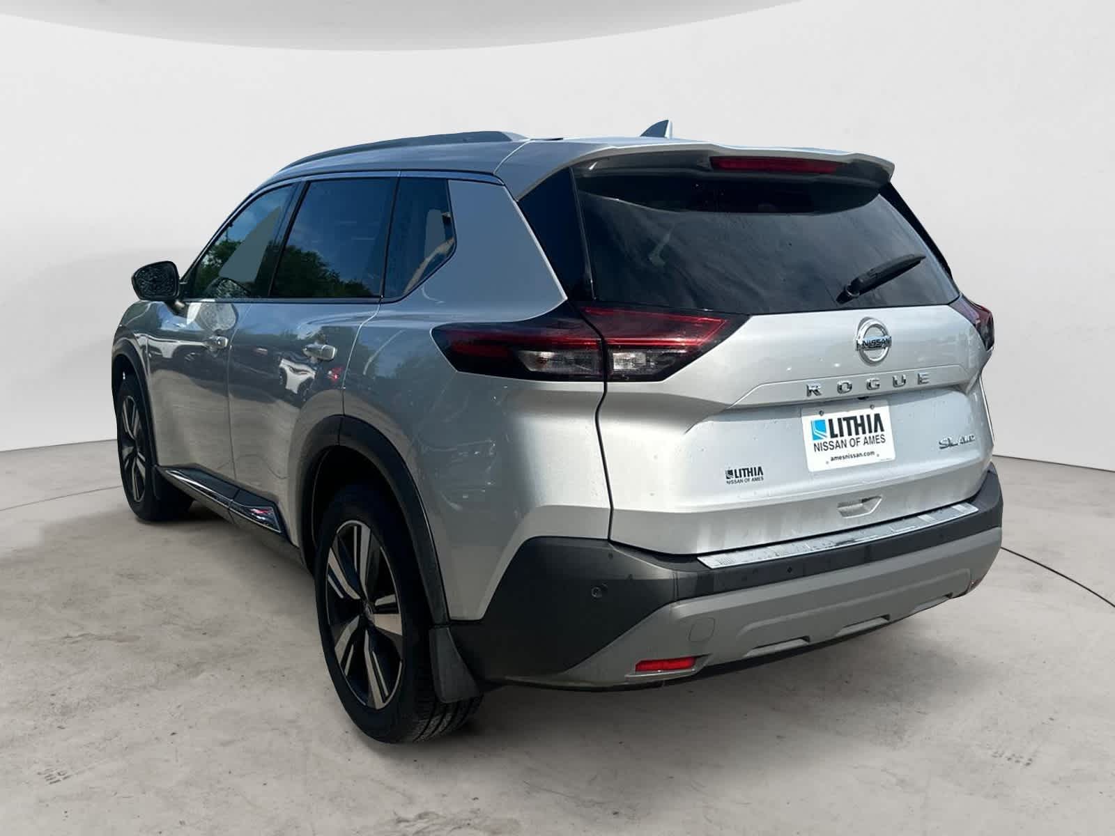 Thumbnail: 2021 Nissan Rogue - 2