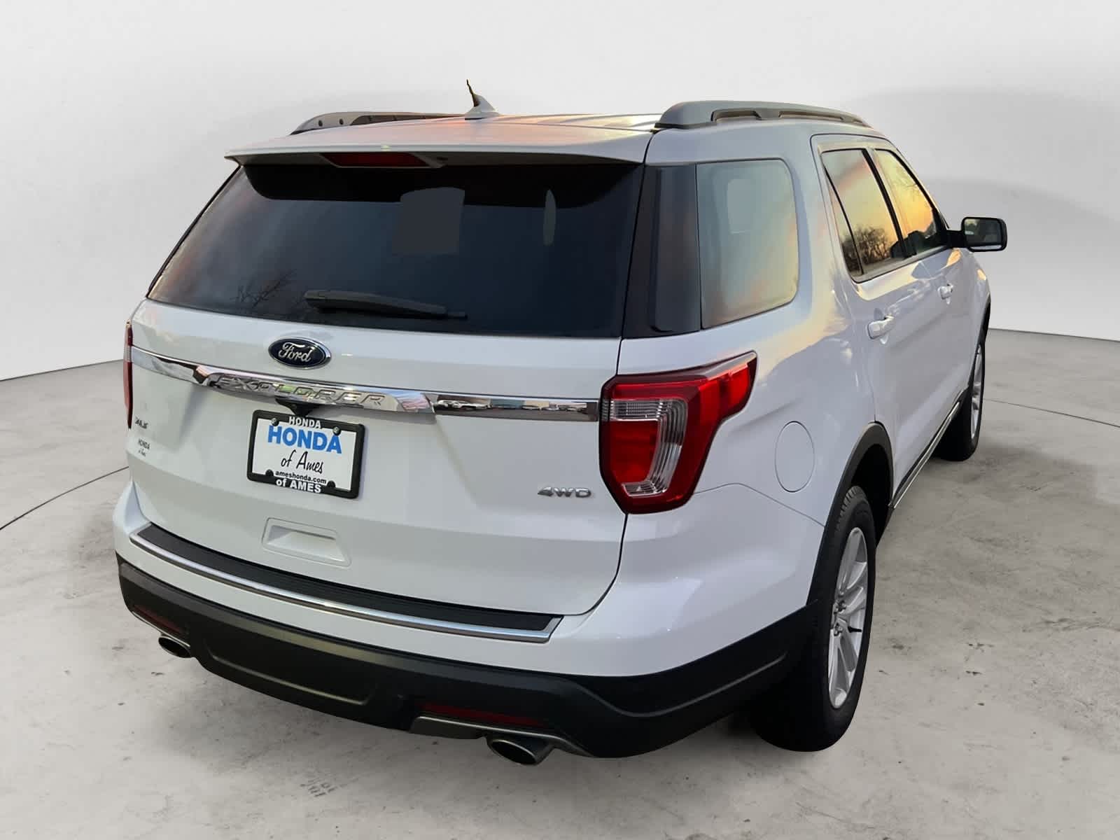 Thumbnail: 2018 Ford Explorer - 4