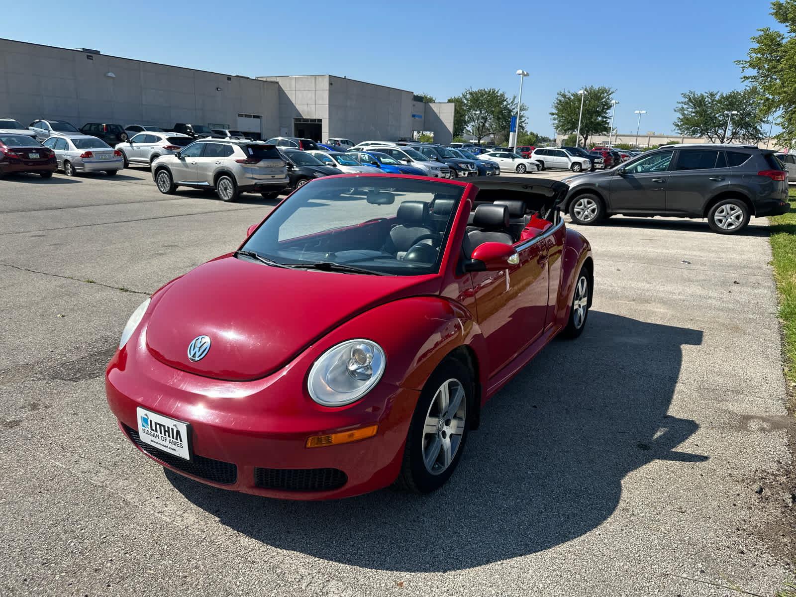 Thumbnail: 2006 Volkswagen New Beetle - 19