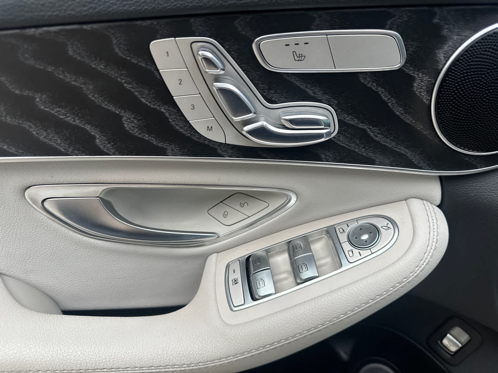 Thumbnail: 2017 Mercedes-Benz C-Class - 13