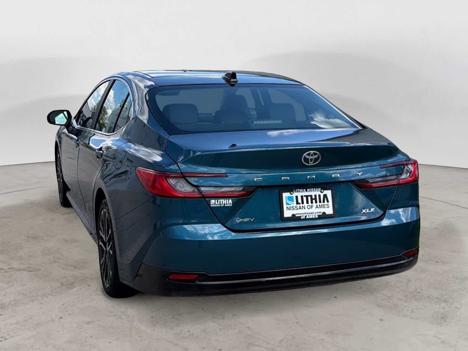 Thumbnail: 2025 Toyota Camry - 3