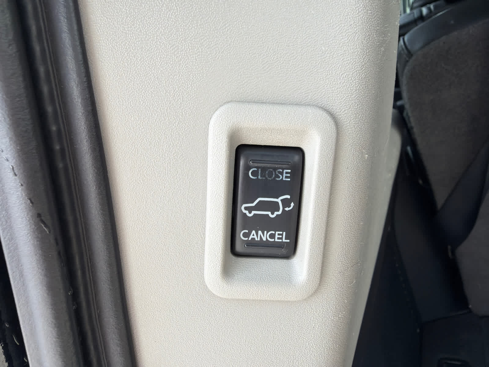 Thumbnail: 2013 Nissan Armada - 15