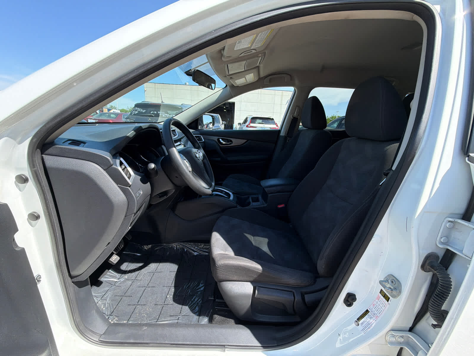 Thumbnail: 2016 Nissan Rogue - 16