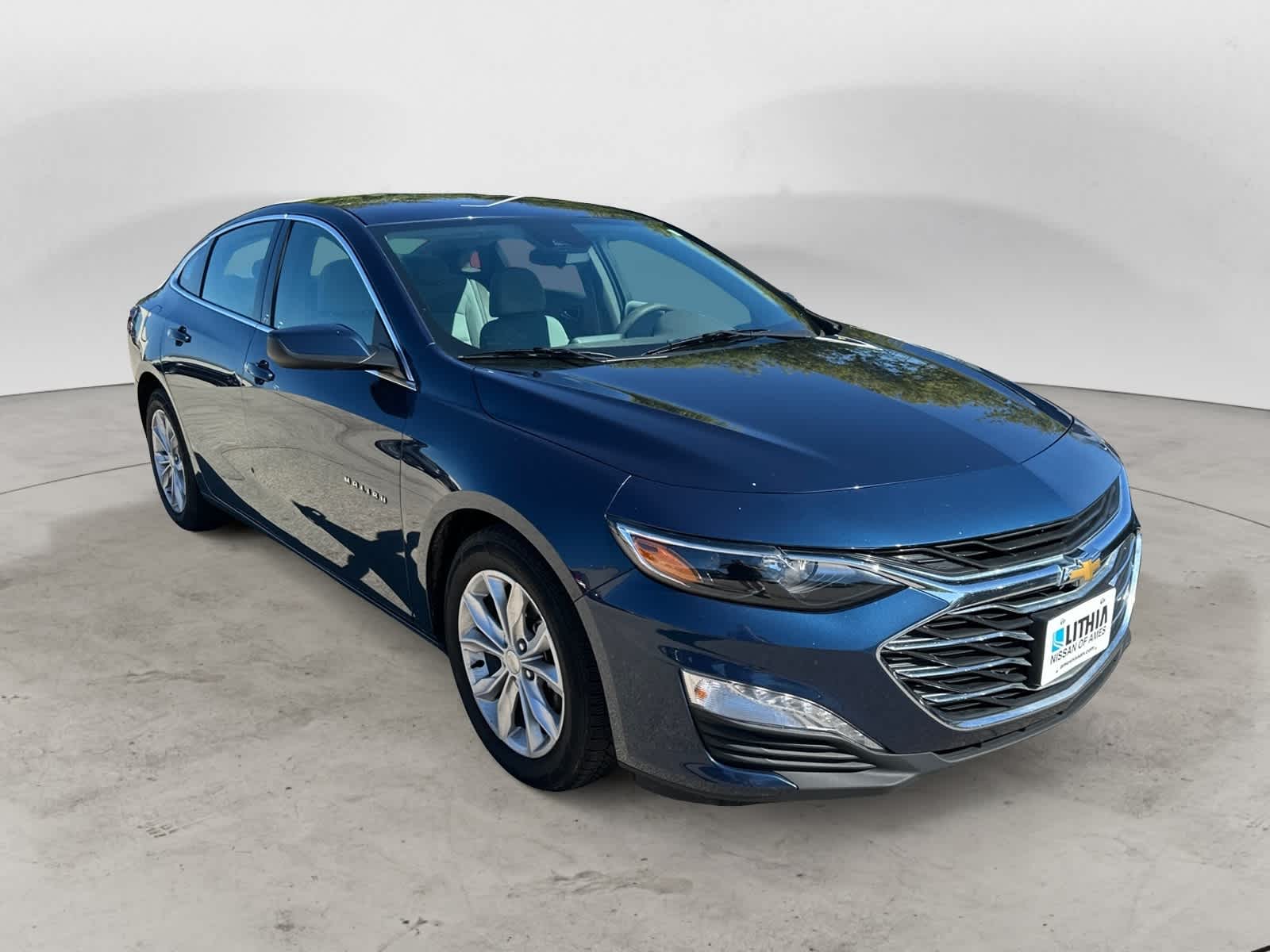 Thumbnail: 2021 Chevrolet Malibu - 4
