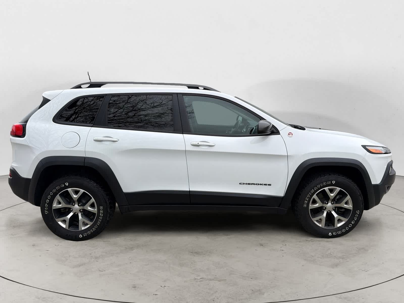 Thumbnail: 2017 Jeep Cherokee - 5
