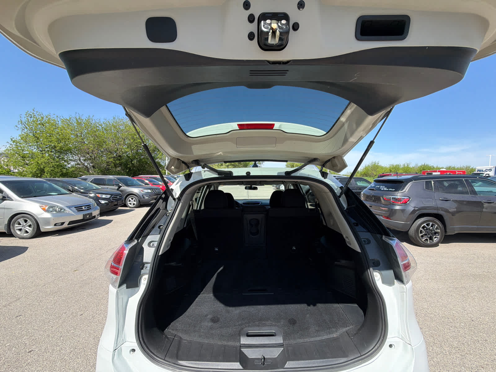 Thumbnail: 2016 Nissan Rogue - 11