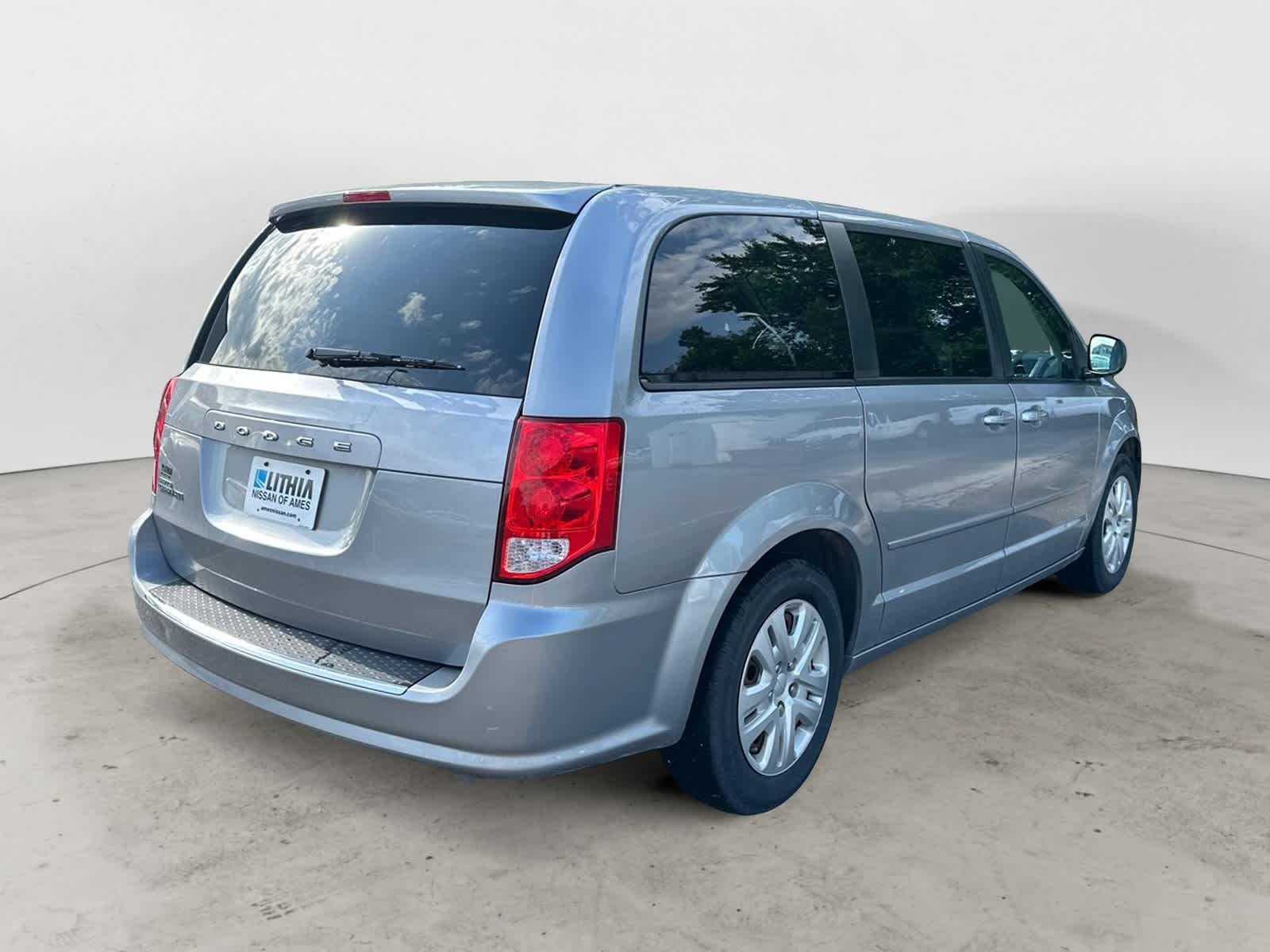 Thumbnail: 2017 Dodge Grand Caravan - 6