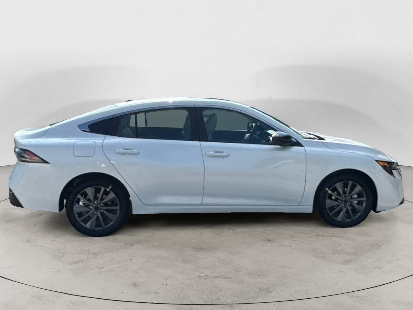 Thumbnail: 2026 Nissan Sentra - 5