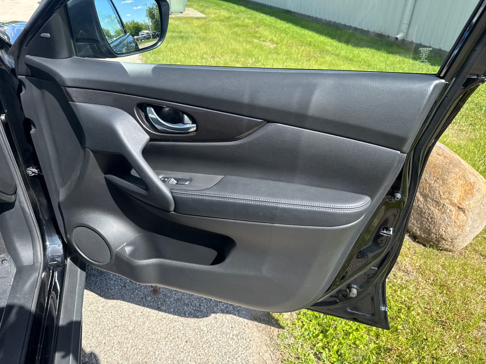 Thumbnail: 2020 Nissan Rogue - 8