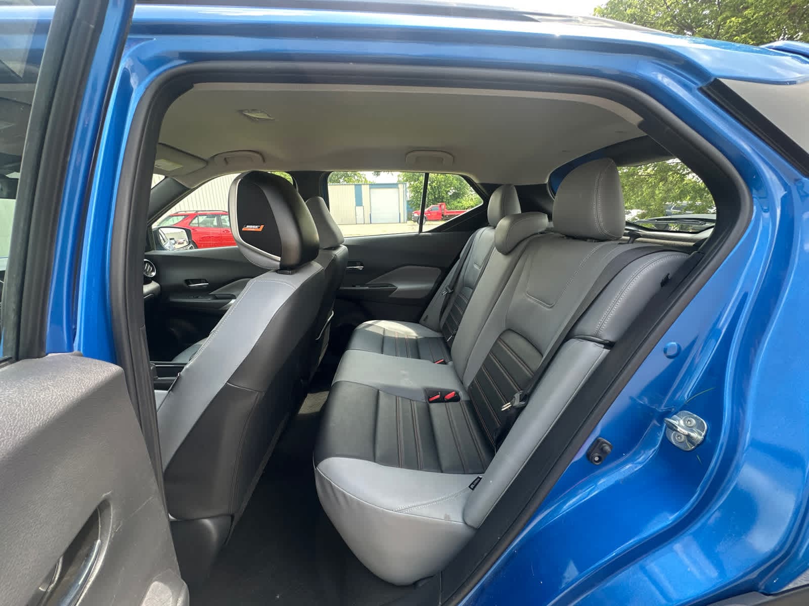 2022 Nissan Kicks SR 28