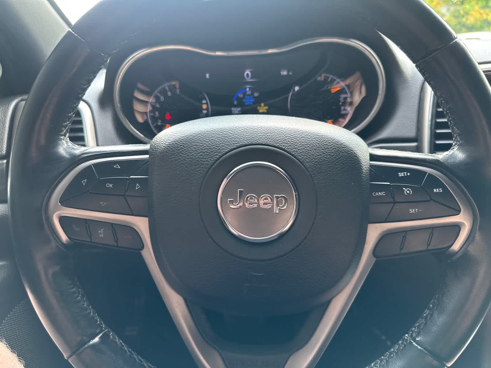 Thumbnail: 2020 Jeep Grand Cherokee - 16