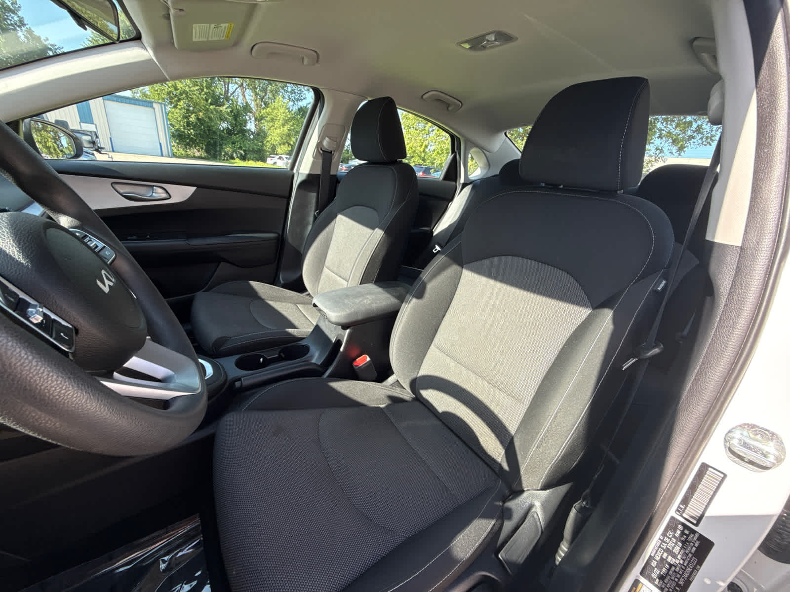 Thumbnail: 2022 Kia Forte - 23