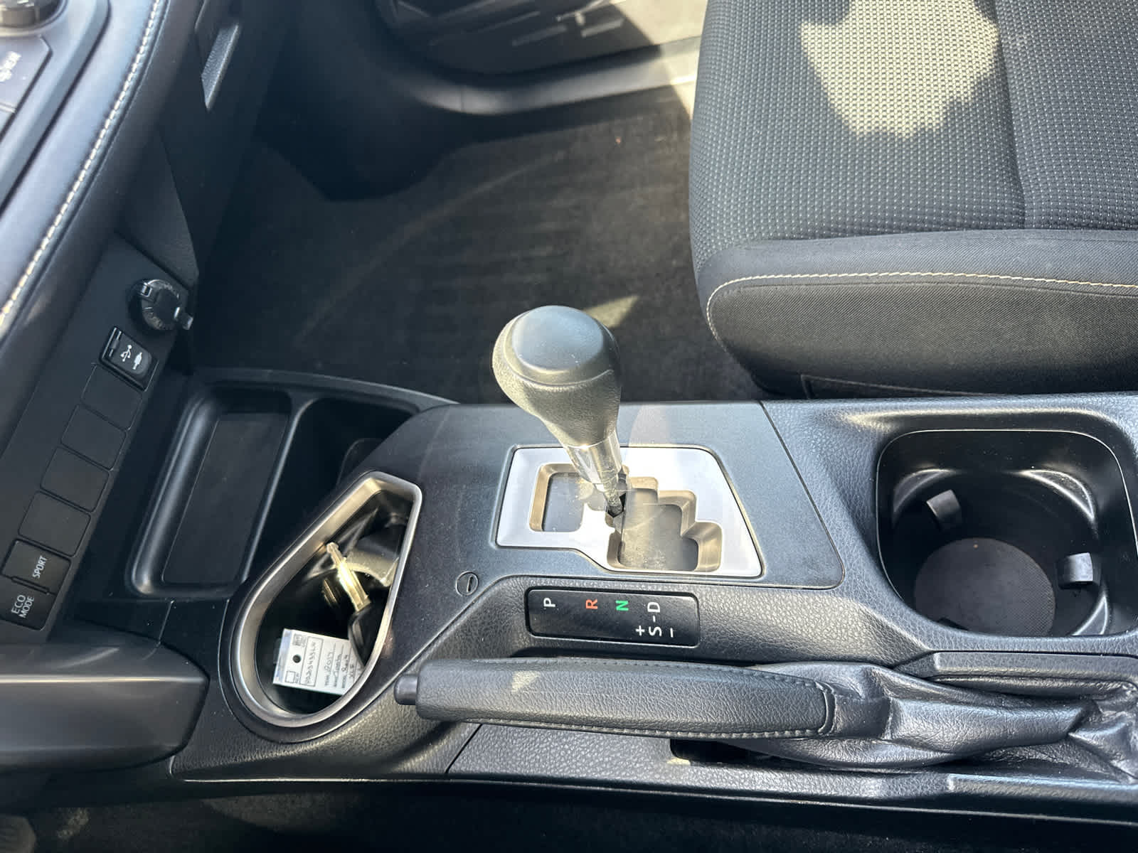 Thumbnail: 2017 Toyota RAV4 - 26