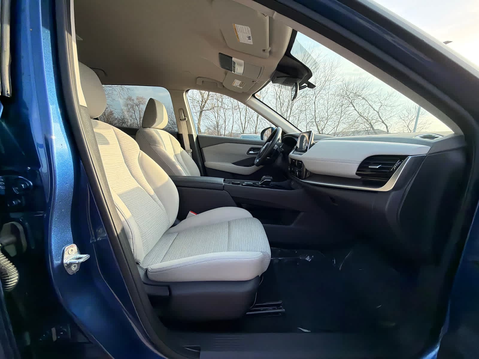 Thumbnail: 2022 Nissan Rogue - 9