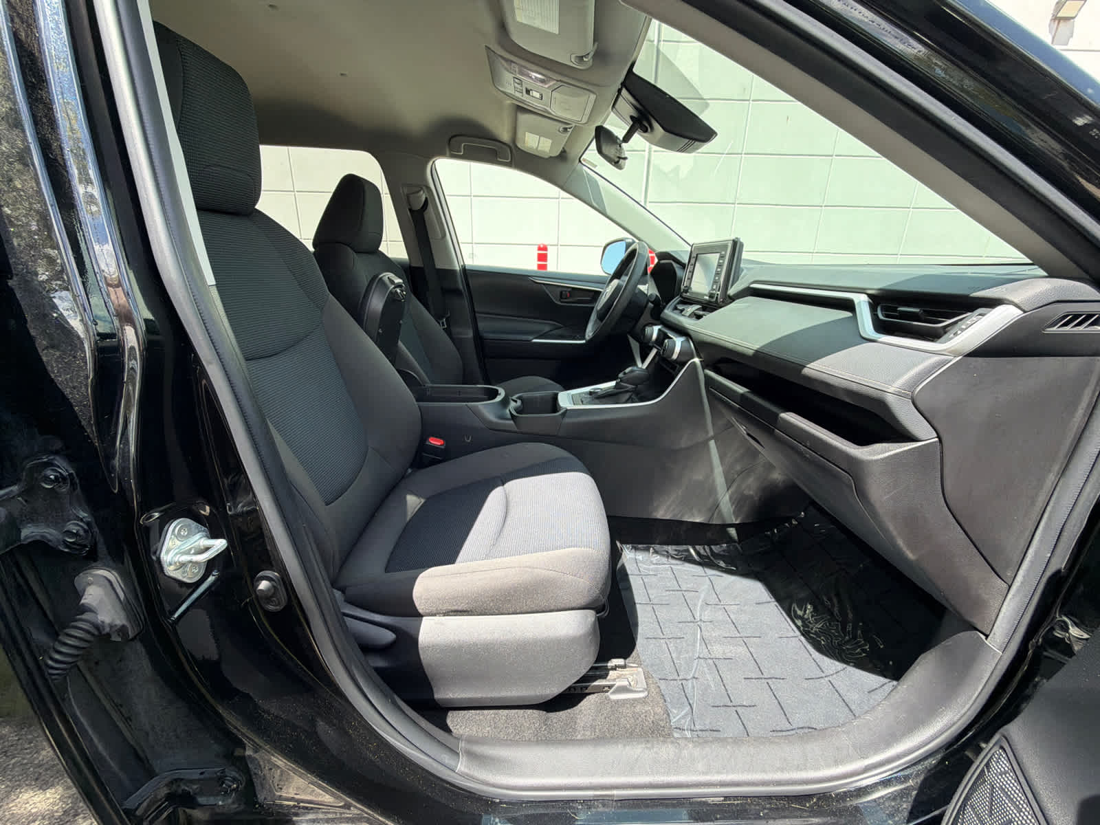 Thumbnail: 2022 Toyota RAV4 - 8