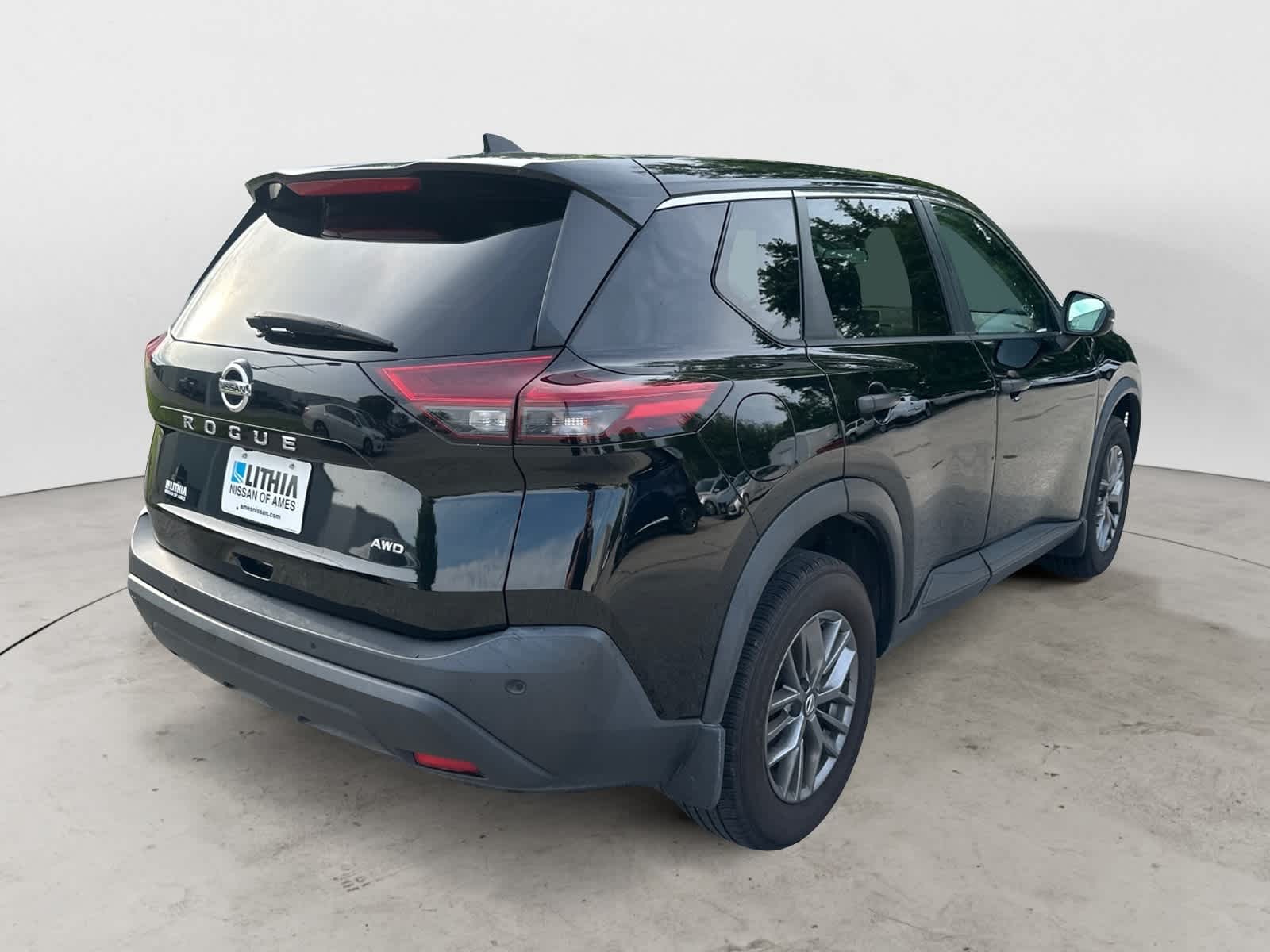 Thumbnail: 2021 Nissan Rogue - 3