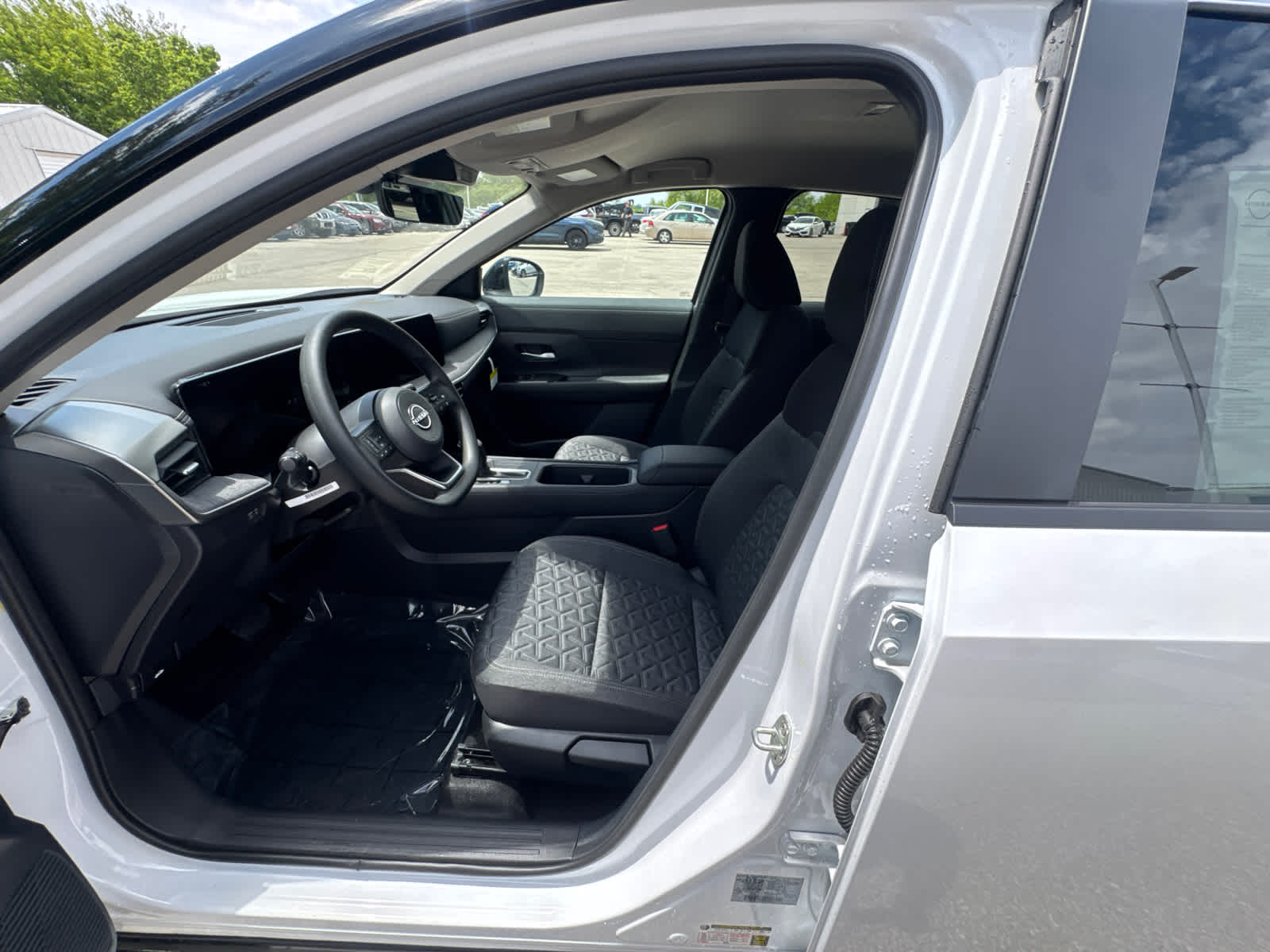 Thumbnail: 2026 Nissan Kicks - 14