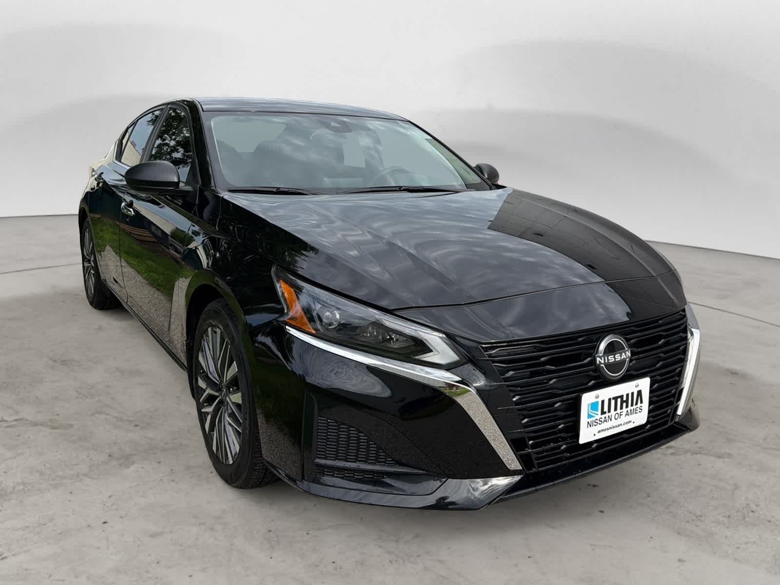 Thumbnail: 2024 Nissan Altima - 5