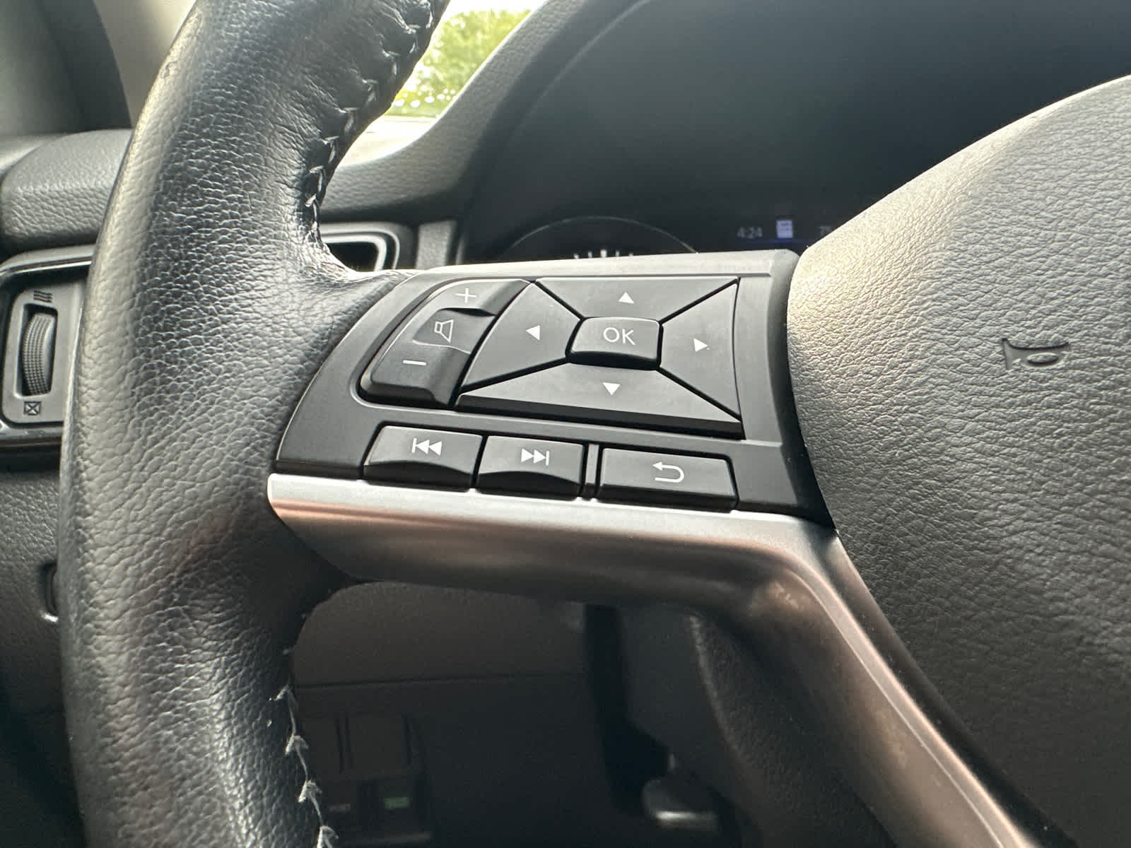 Thumbnail: 2020 Nissan Rogue Sport - 18