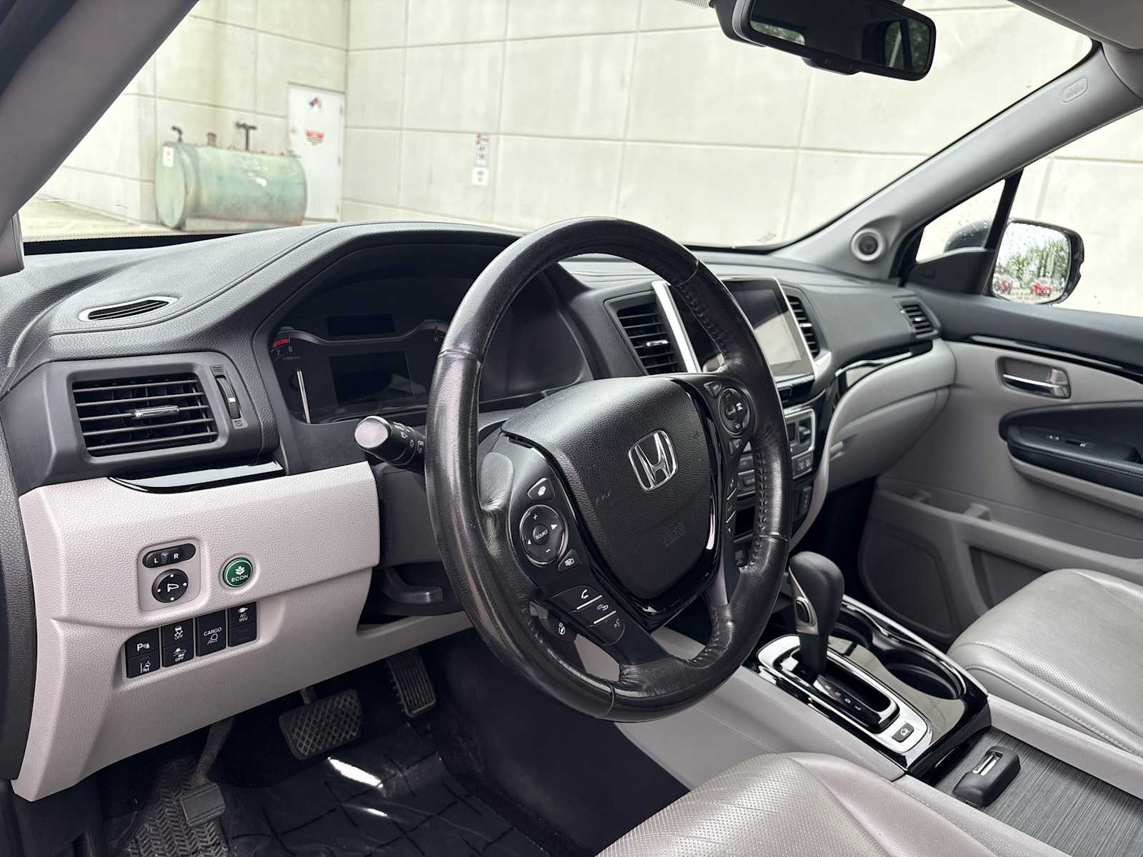 Thumbnail: 2017 Honda Ridgeline - 18