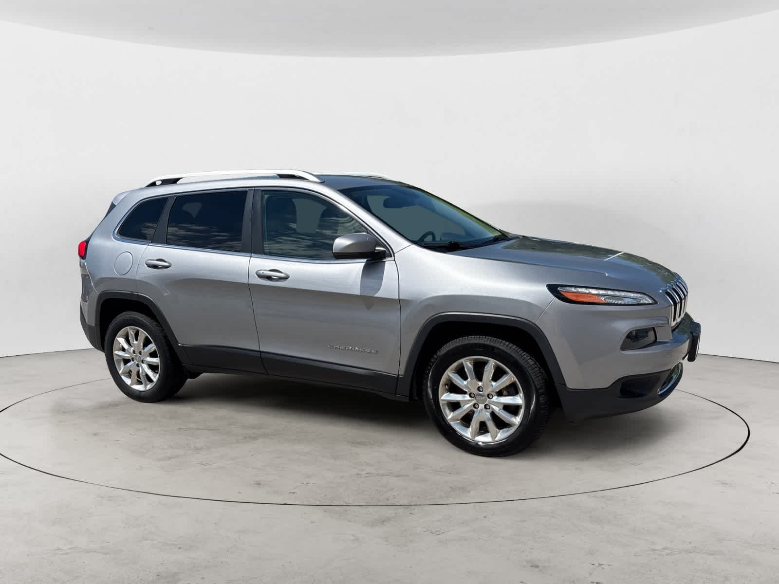 Thumbnail: 2017 Jeep Cherokee - 3